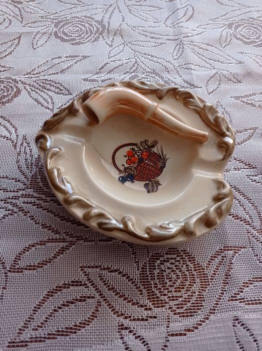 Popielniczka.       .