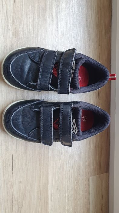 Buty chłopięce Umbro skórzane rozmiar 27, dl wkładki 16.5cm