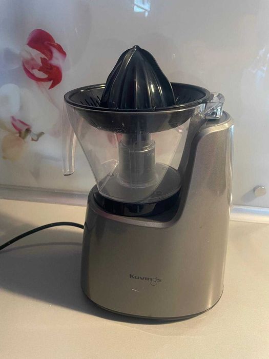 Wyciskarka wolnoobrotowa do soków KUVINGS C9500S