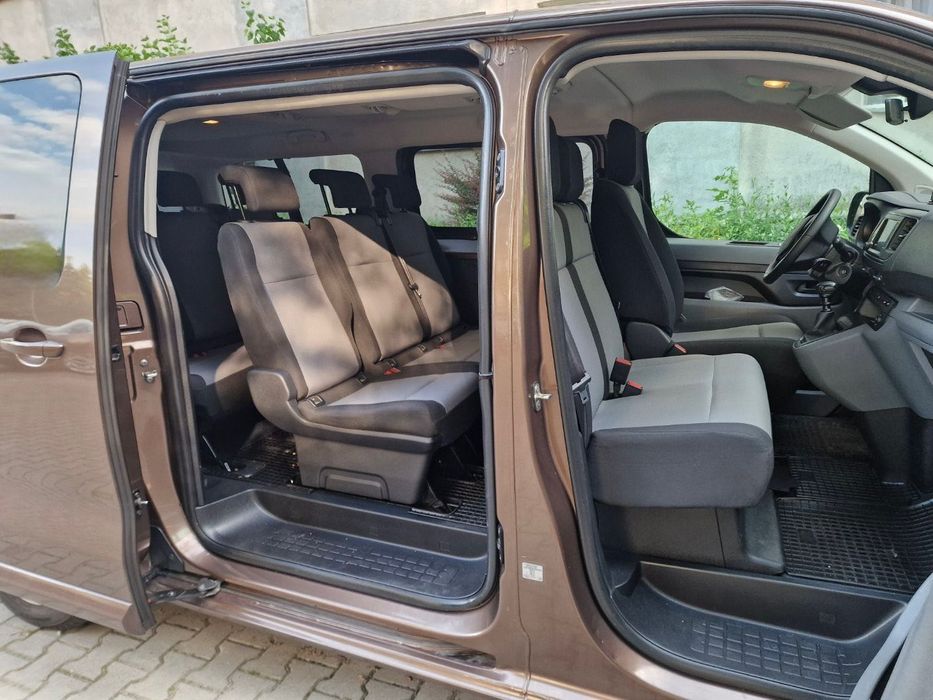 Bus 9 osobowy - Podróżuj razem wygodnie i bezpiecznie. Wynajmij mnie.