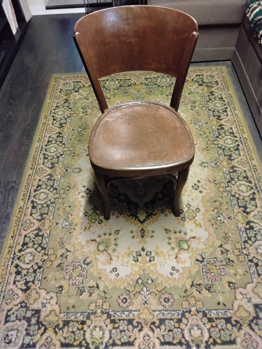 Недорого продається стілець б/в