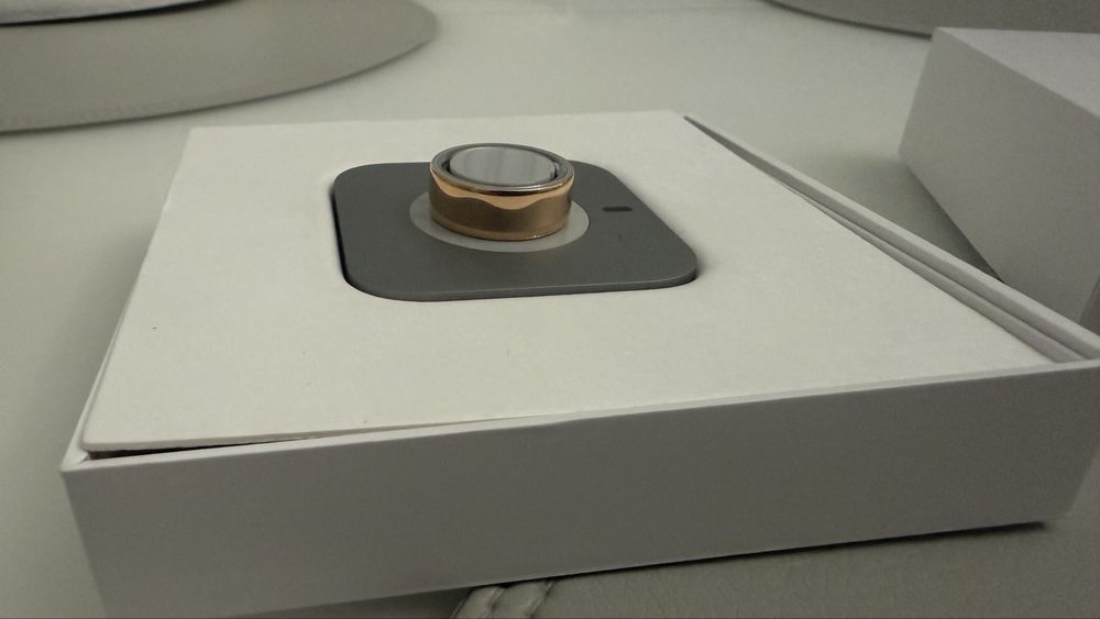 Oura ring 4 gold (size 6)