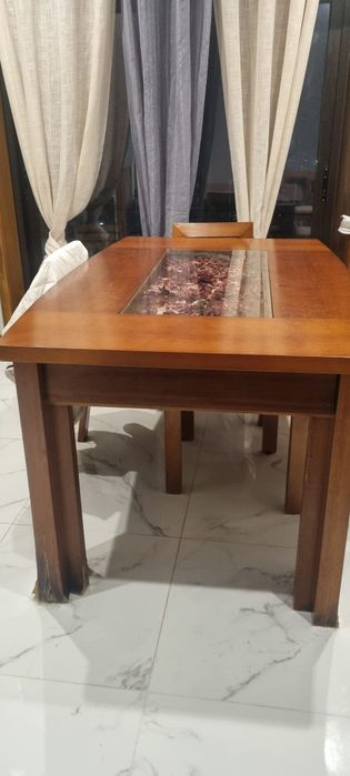 Mesa de jantar extensível com gaveta para talheres