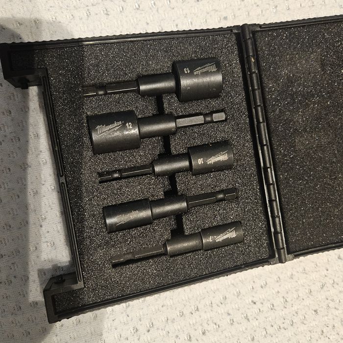 Milwaukee shockwave magnetyczne,zestaw nasadki hex 
Milwaukee zestaw 5