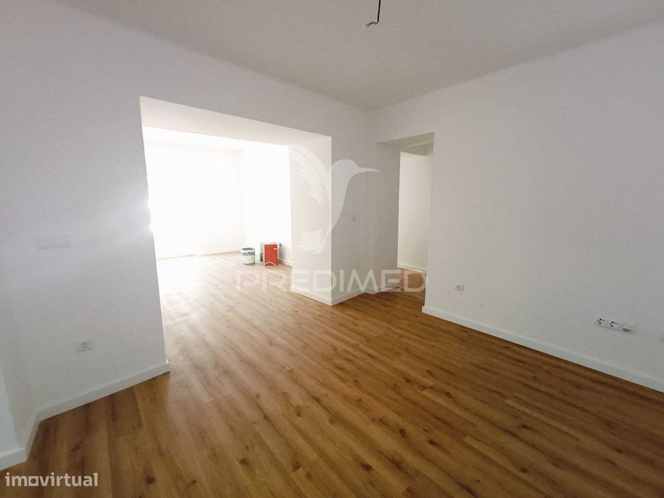 Apartamento T2 Totalmente Remodelado – Centro da Cidade