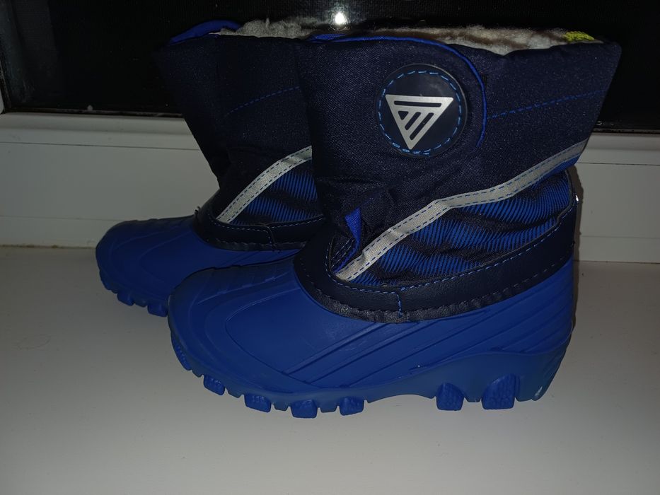 Продам чоботи сноубутси з підсвічуванням для хлопчика  29р