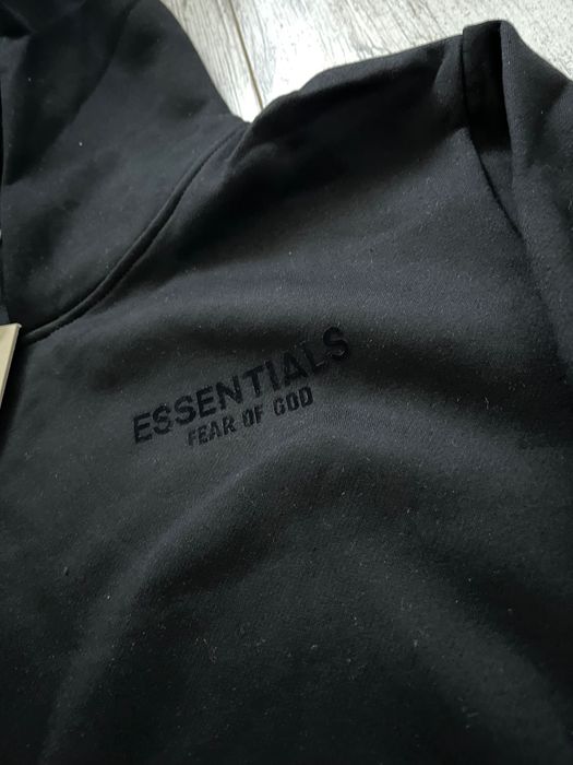 Essentials – czarna bluza z kapturem