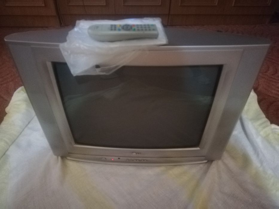 Телевизор LG RT-21CC25M