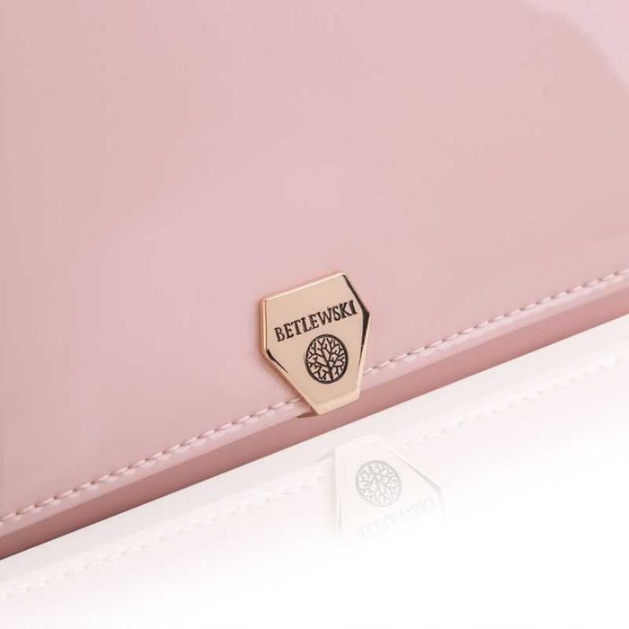 BETLEWSKI Skórzany Portfel Damski Lakierowany Ochrona RFID Na Prezent