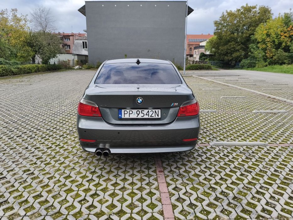 BMW E60 (2.2 R6 M54) 520i