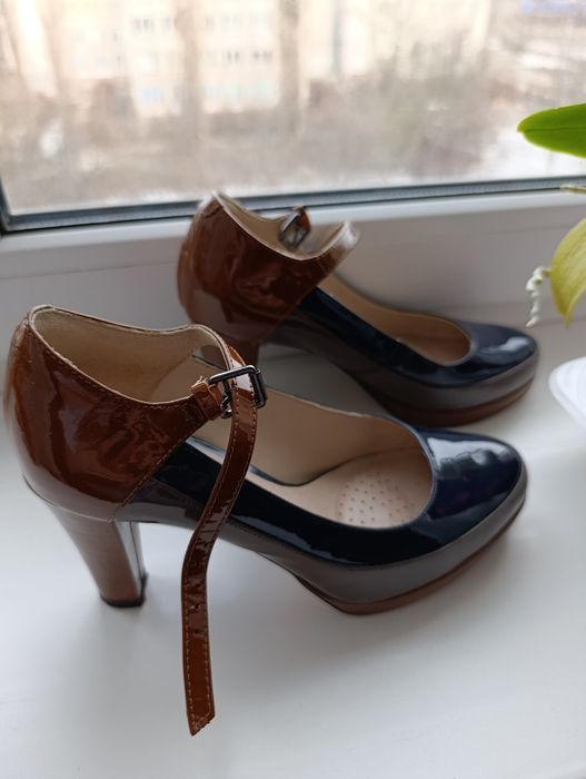 Жіночі туфлі на каблуку