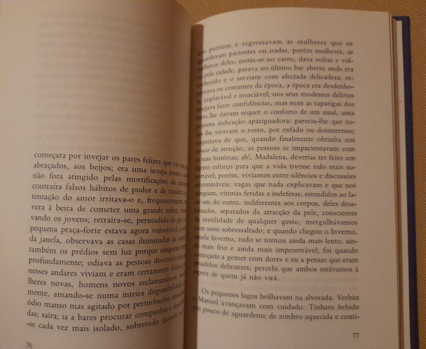 "Um homem parado no Inverno"