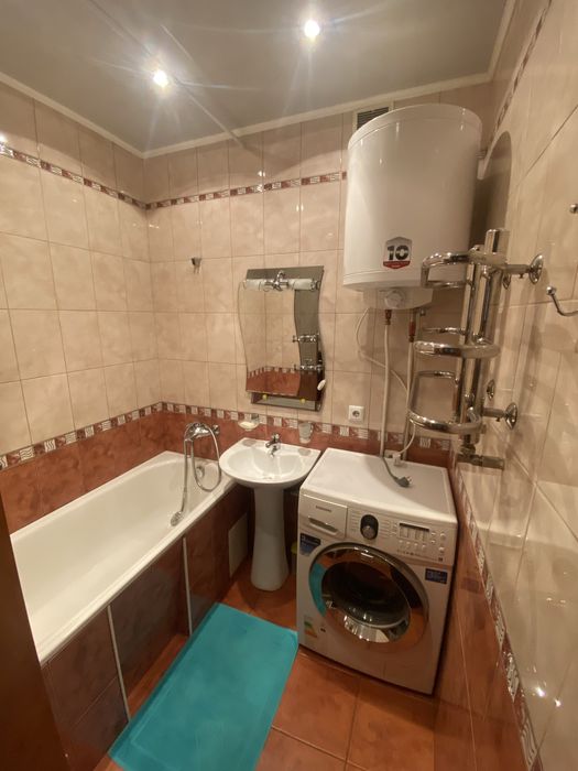 Продам 2-комн.кв. Солнечный ж/м. Любарского, 36.