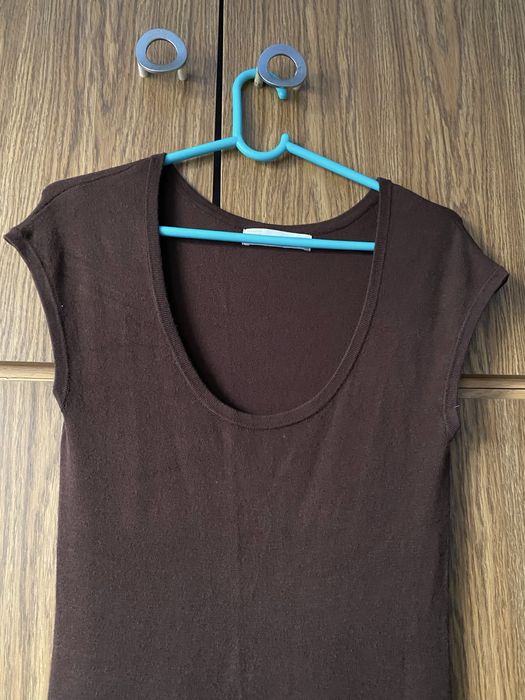 Brązowa długa elastyczna sukienka ala sweter na zimniejsze dni Zara