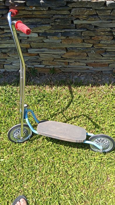 Vintage Scooter426334541023160323