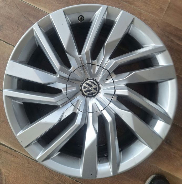 Продам заводські диски на  VW .Audi .Mercedes  19 радіус 5X112 R 19  в супер стані.Чехія