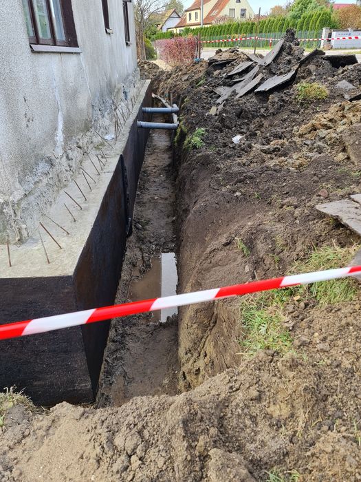 Płyty fundamentowe , kanalizacja , szamba , izolacja fundamentów