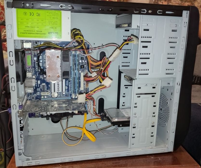 Комп'ютер            .