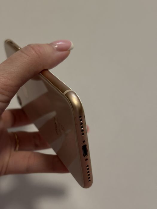Продам iphone 8,в ідеальному стані