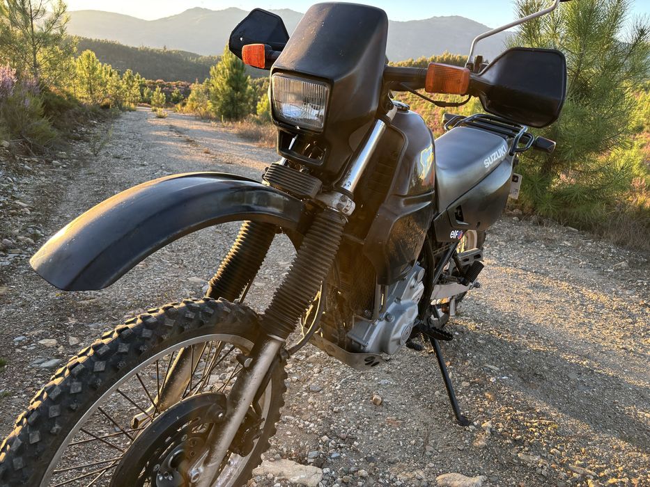 Motociclo Suzuki dr 650 de 1995