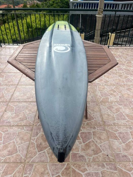 Prancha de foil downwind lightwind LipWave Full carbon 7.11