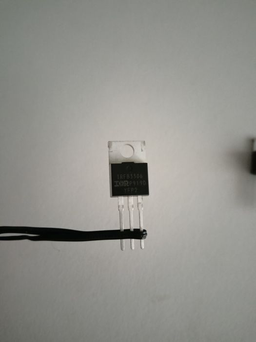 Транзистор IRFB3306PBF
