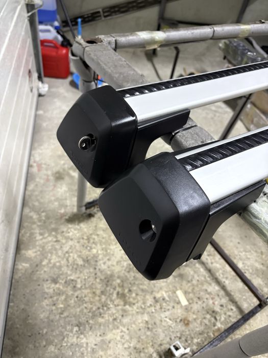 Оригінальні поперечини Thule Volvo XC 40