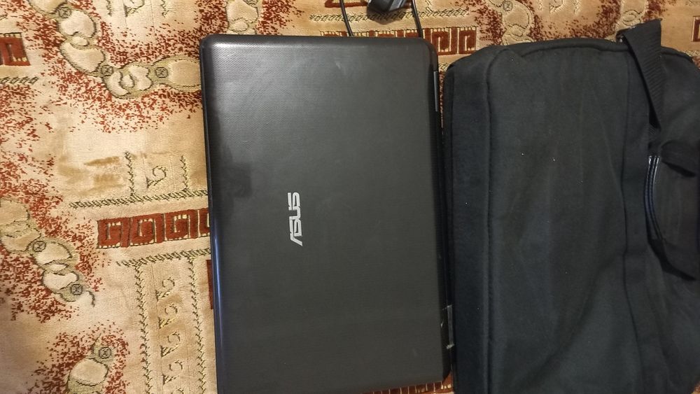 Ноутбук Asus, вживаний