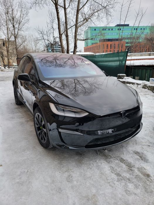 Продам TESLA X Plaid