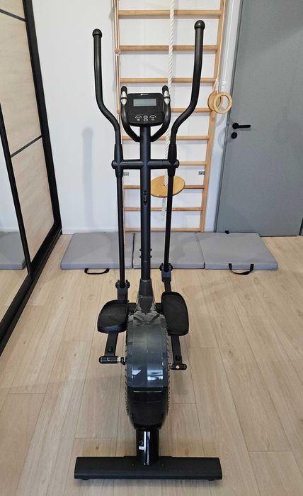 Orbitrek elektromagnetyczny HS-050C Frost Hop Sport (czarno-szary)