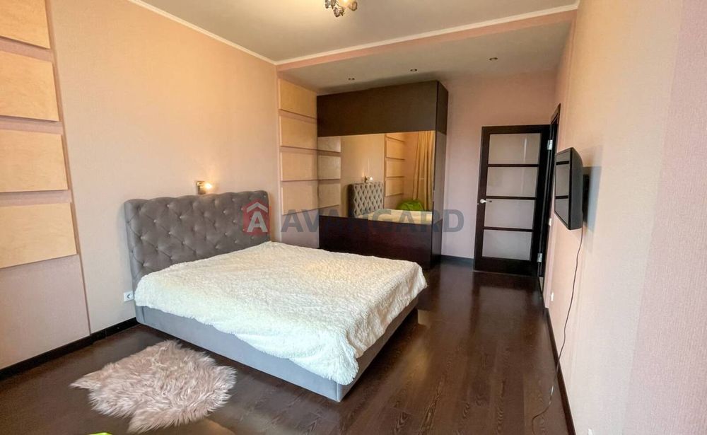 Велика простора квартира у цегляному якісному будинку ЖК Каскад