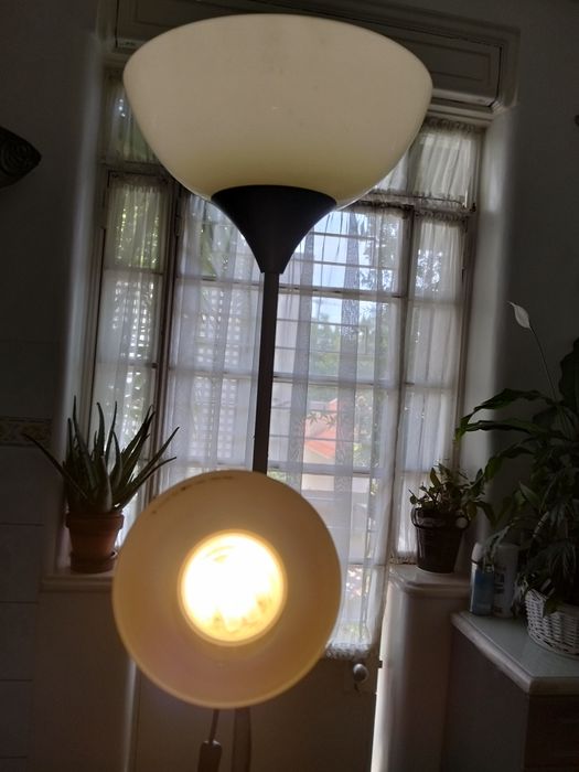 Candeeiro de pé em inox