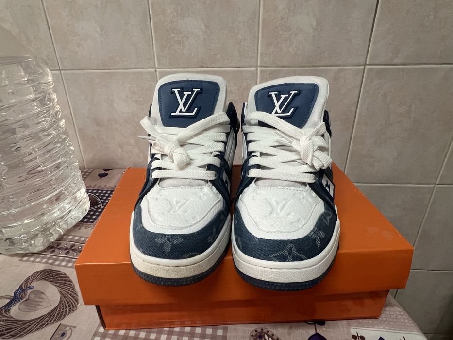 Vendo ly vitton