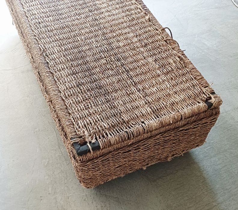 Baú em verga antigo / vintage