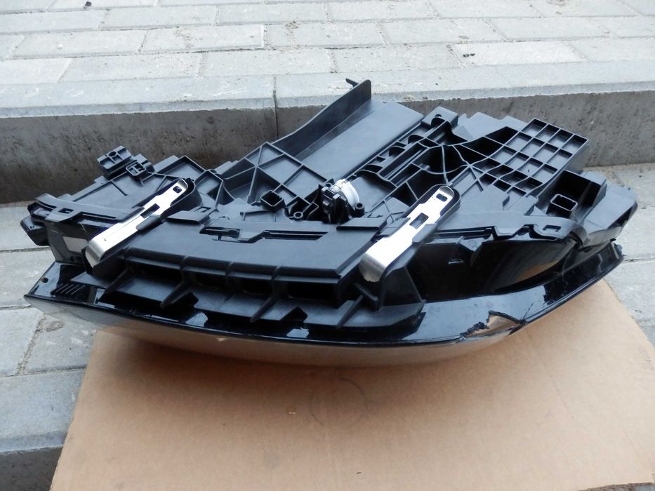 BMW 2 U06 Lampa Prawa Przód Full Led Active Tourer 21-