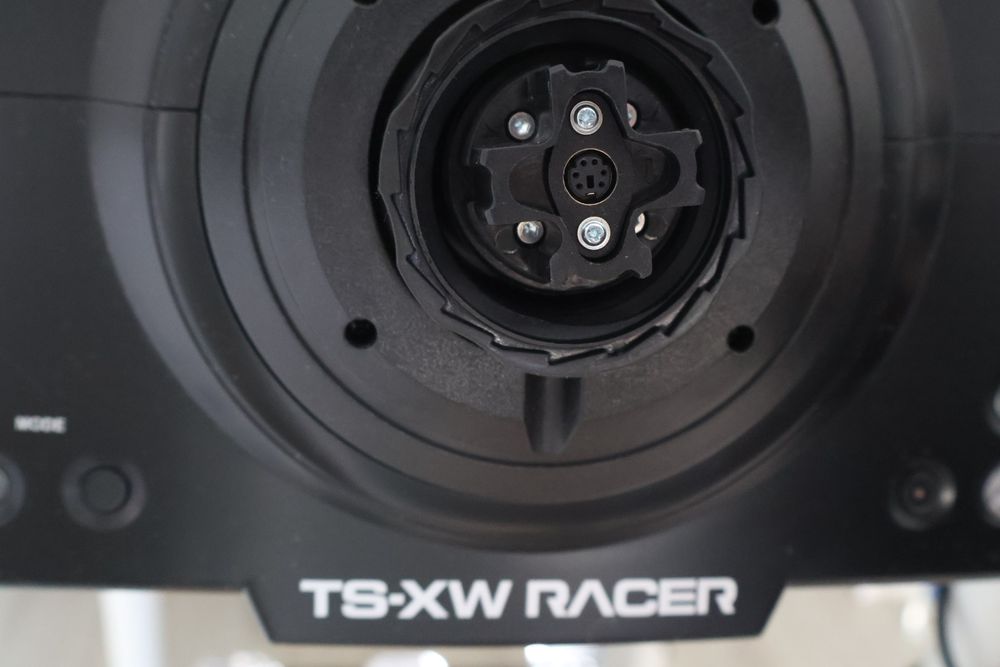 Pack Sim Racing: Thrustmaster TS-XW + Volante Ferrari + TM Open Wheel + Shifter TH8S + Pedais + Suporte Oferta