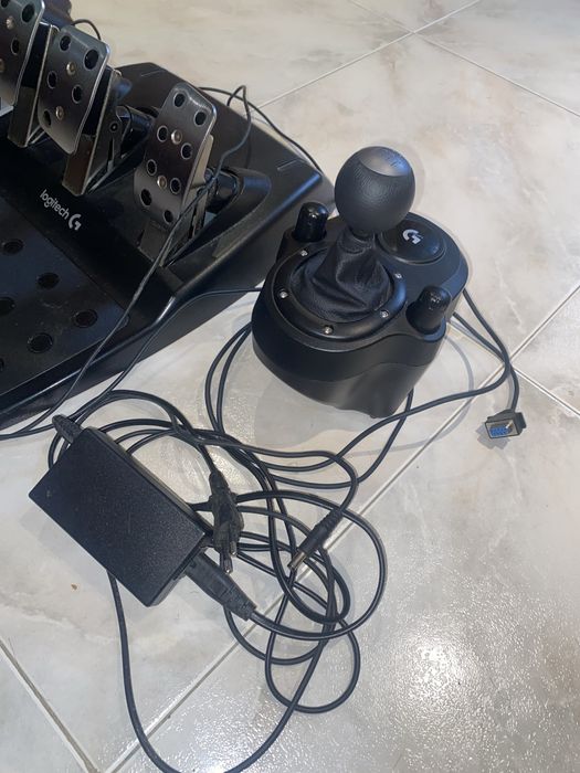 Volante logitech g923 + pedais + manete