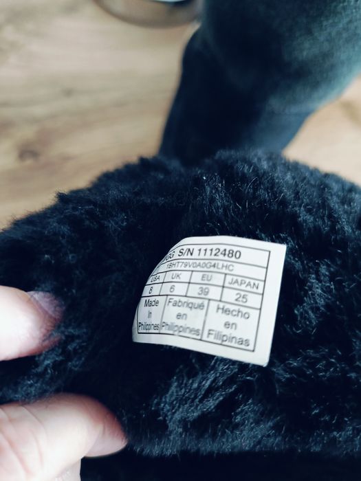 Śniegowce UGG Bailey zip czarne 39