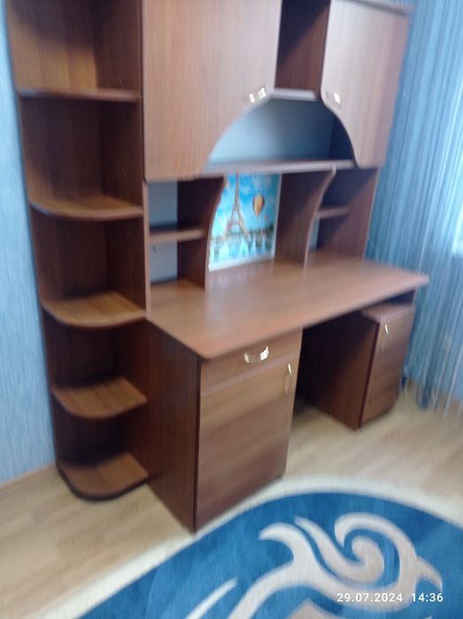 Робочий стіл-стінка