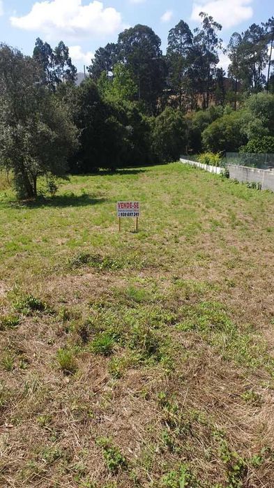 Vendo Terreno Para Contrução com uma área de 1500 m2
