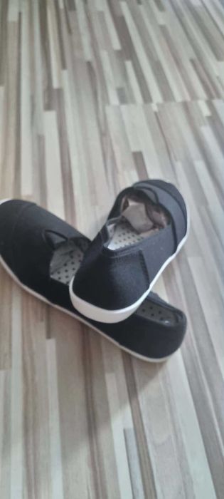 Czarne Damskie Tenisówki / Wsuwki Rozmiar 37 Nowe