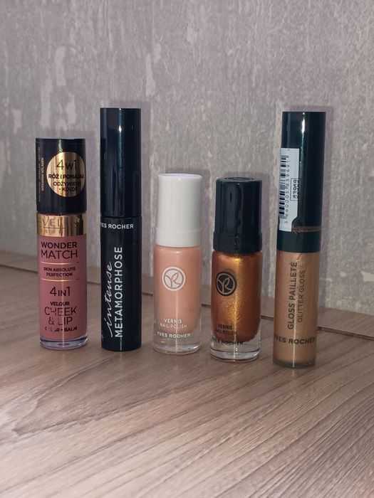 Kosmetyki do makijażu nowe