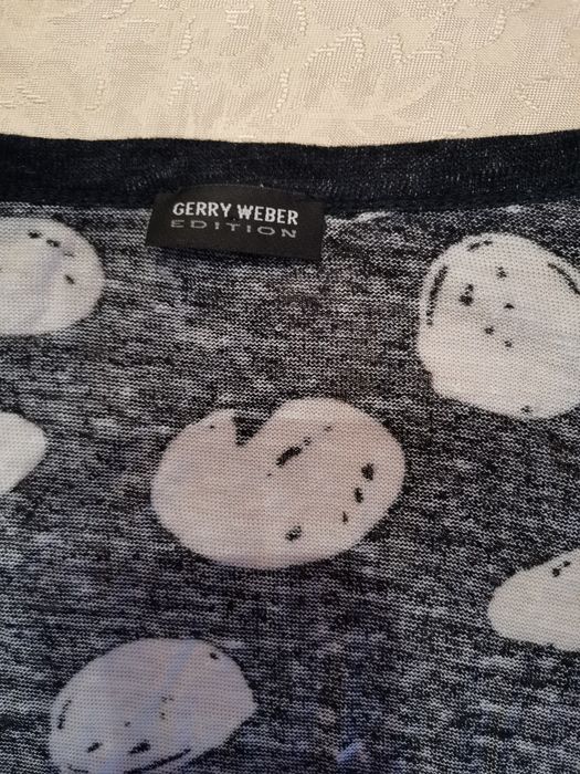 Sweterek damski, narzutka Gerry Weber rozm 42/44, czarny, biały motyw