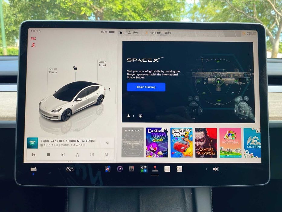 Tesla Model 3      2024