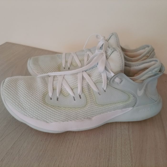 Buty damskie do biegania