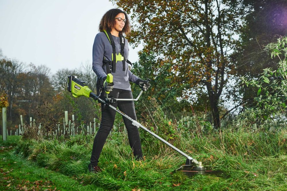 Безщітковий триммер з ліскою та ножем 26см ryobi ry18bcx26a-0