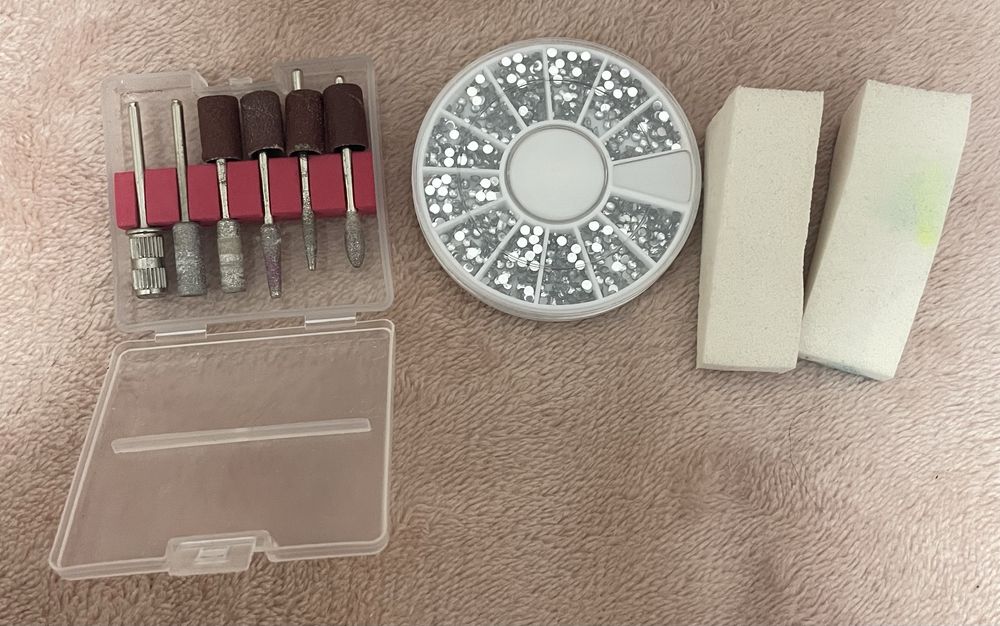 Zestaw akcesoriów do manicure