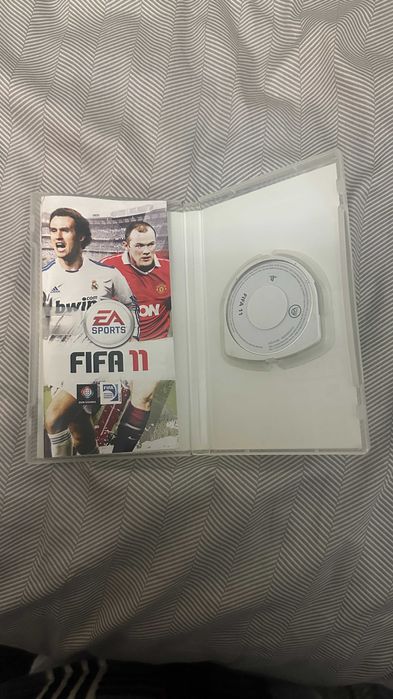 PSP Sony (PSP-3000) + carregador original – bateria nova instalada