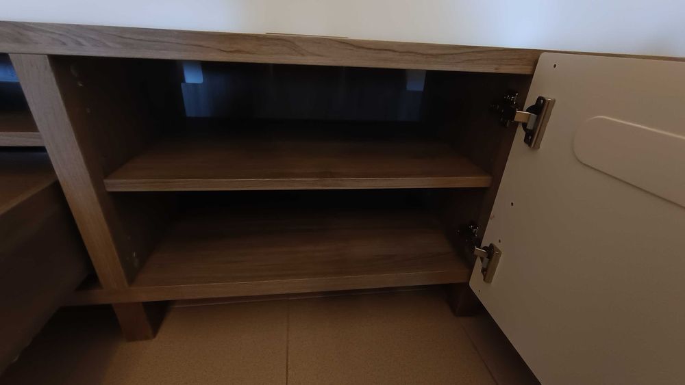 Móvel TV (IKEA besta)