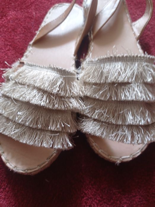 Sandały 38 r dwa razy założone